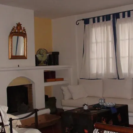 Loukas House Holiday home *