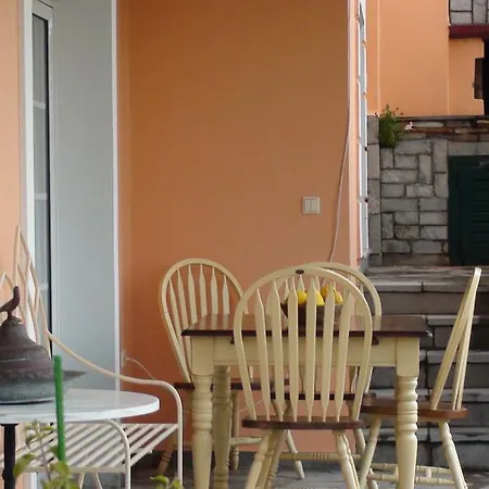 Loukas House * Palaiontsiflikion